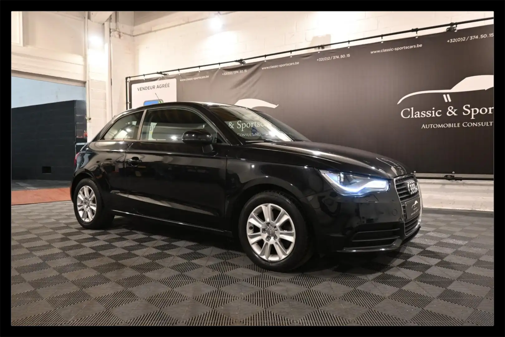 Audi A1 A1 1.6 TDi / GPS NAVIGATION / XENON / PDC !! Schwarz - 1