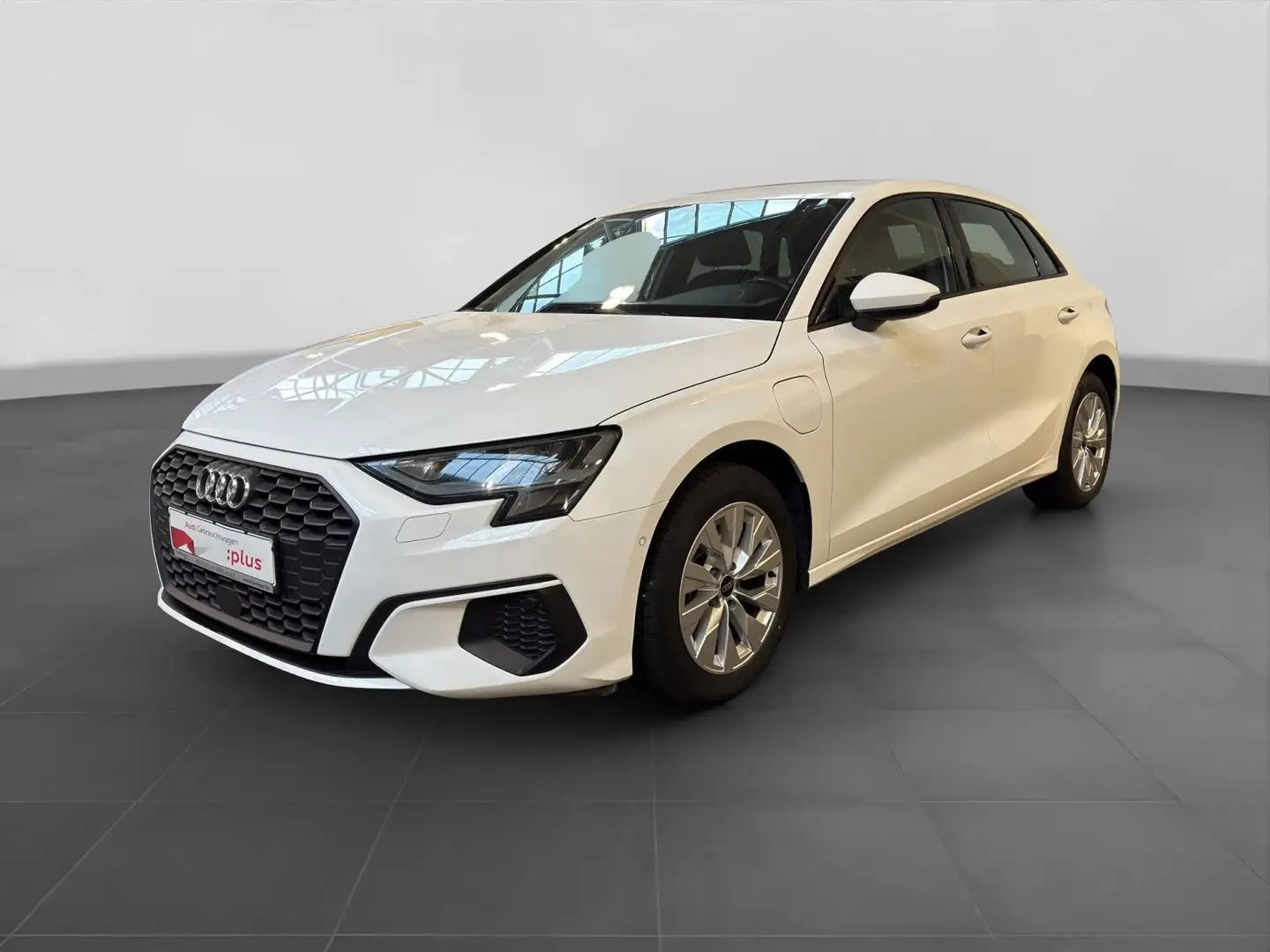 Audi A3 40 TFSIe VIRTUAL INTERFACE AHZ Weiß - 2