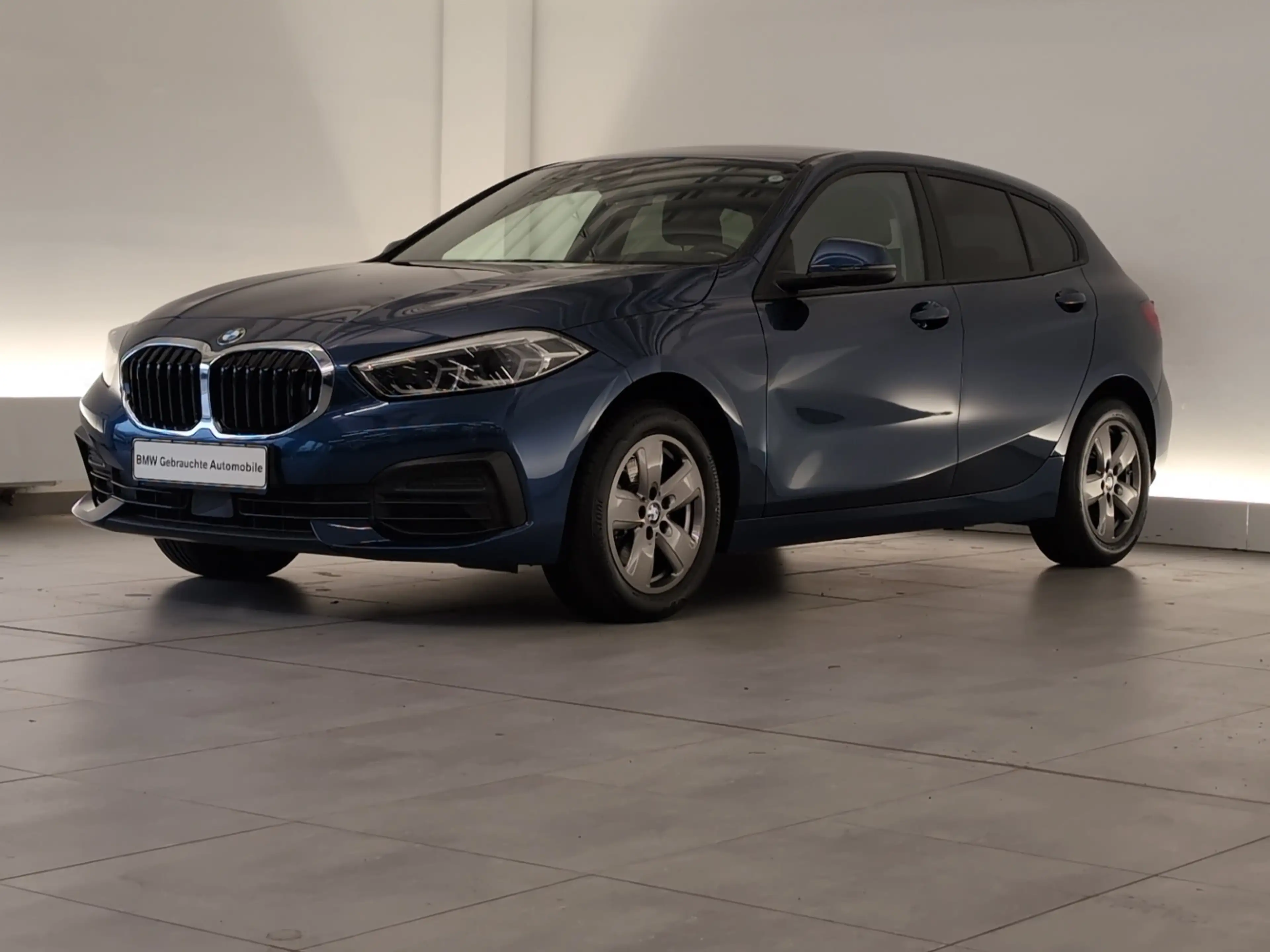 BMW 118 i — photo 2