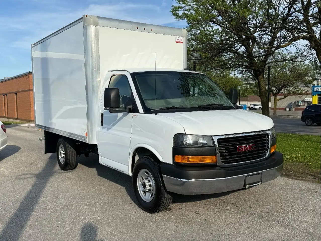 GMC Savana 3500 снимка GMC Savana 3500