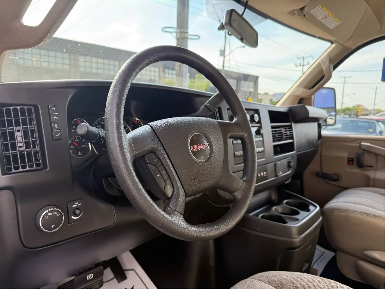 GMC Savana 3500 снимка GMC Savana 3500