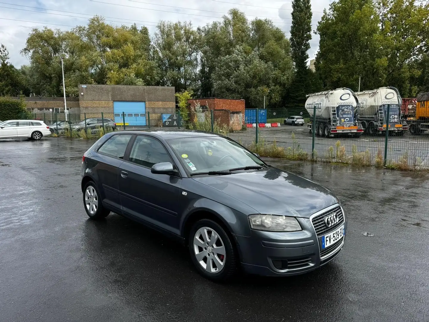 Audi A3 A3 1.6i 16v FSI Ambition AIRCO Grau - 2