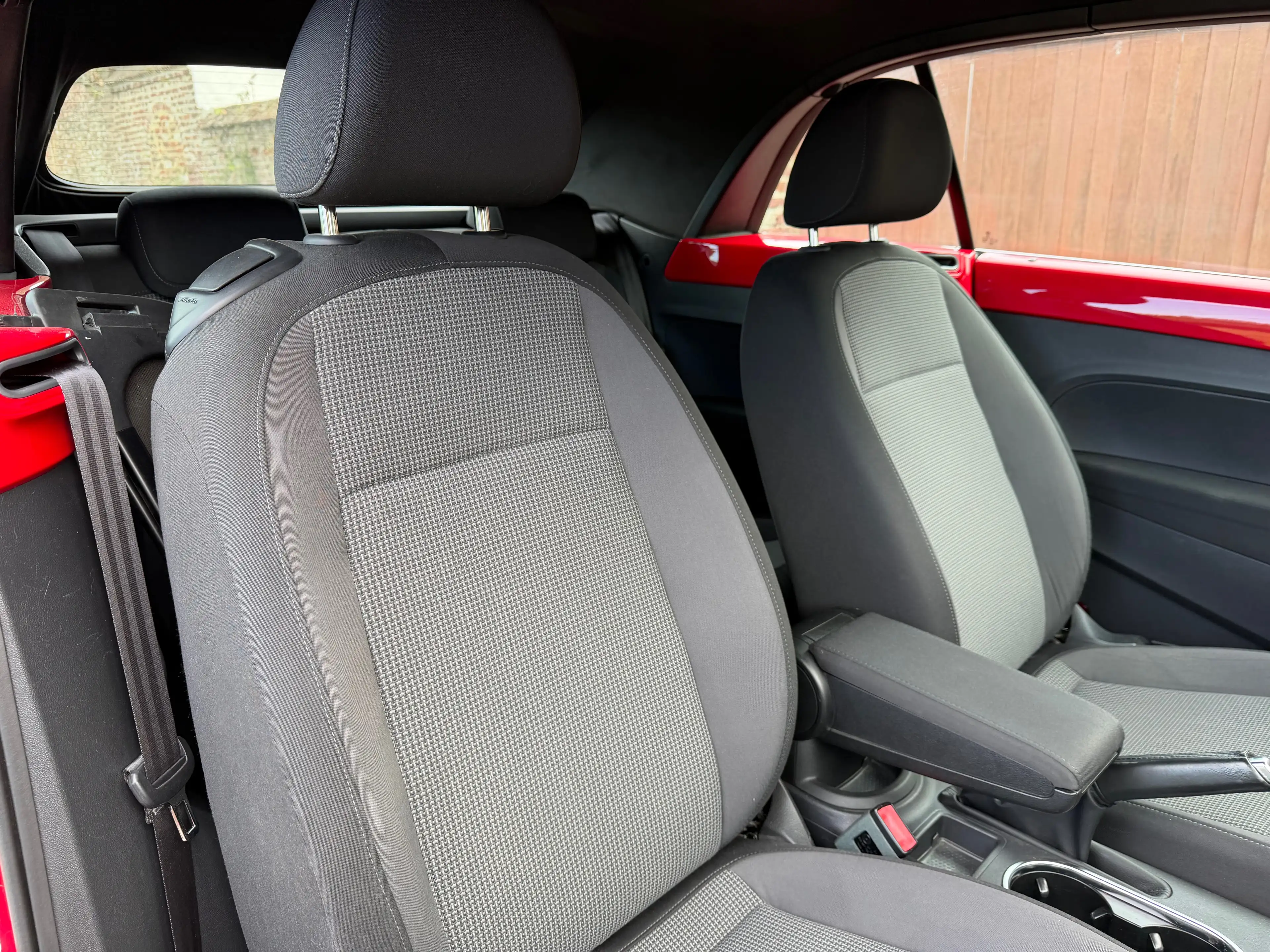 Volkswagen Beetle Cabriolet 1.2 TSI *AIRCO || SIEGES CHAUFFANTS || GARANTIE* — photo 13