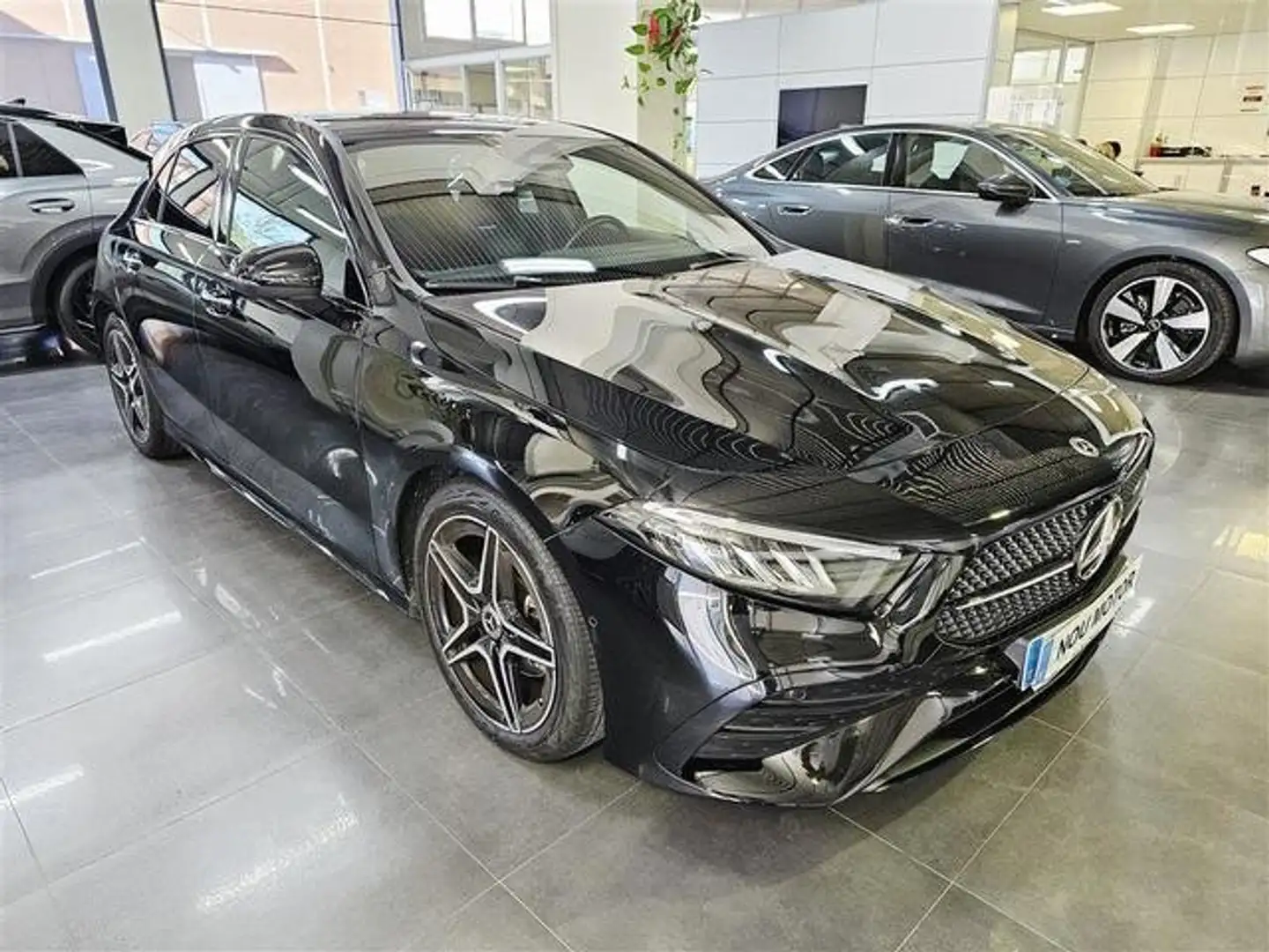 Mercedes-Benz A 200 Progressive Line Advanced 7G-DCT Negro - 2