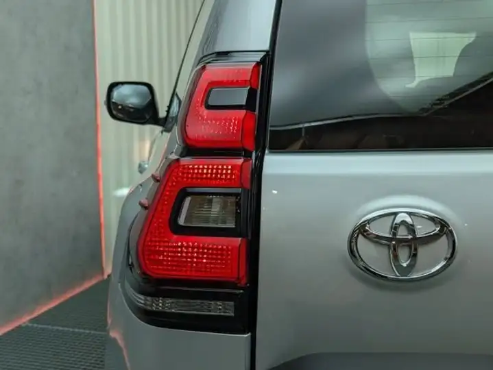 Toyota Land Cruiser 3P 2.8 D-4D VX (2021) 2021, foto 23