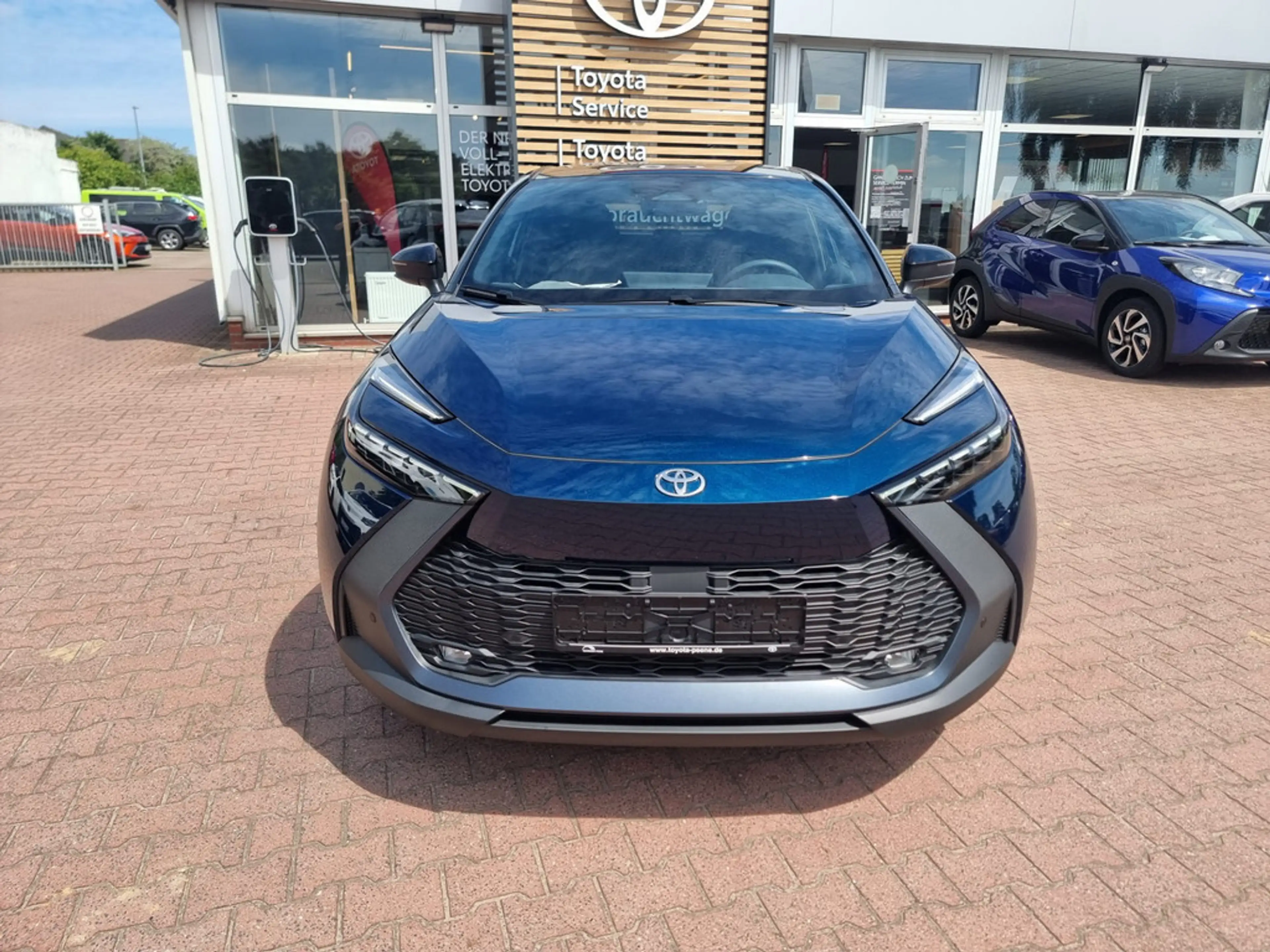 Toyota C-HR 2.0 Plug-In Hybrid FWD Teamplayer — photo 5