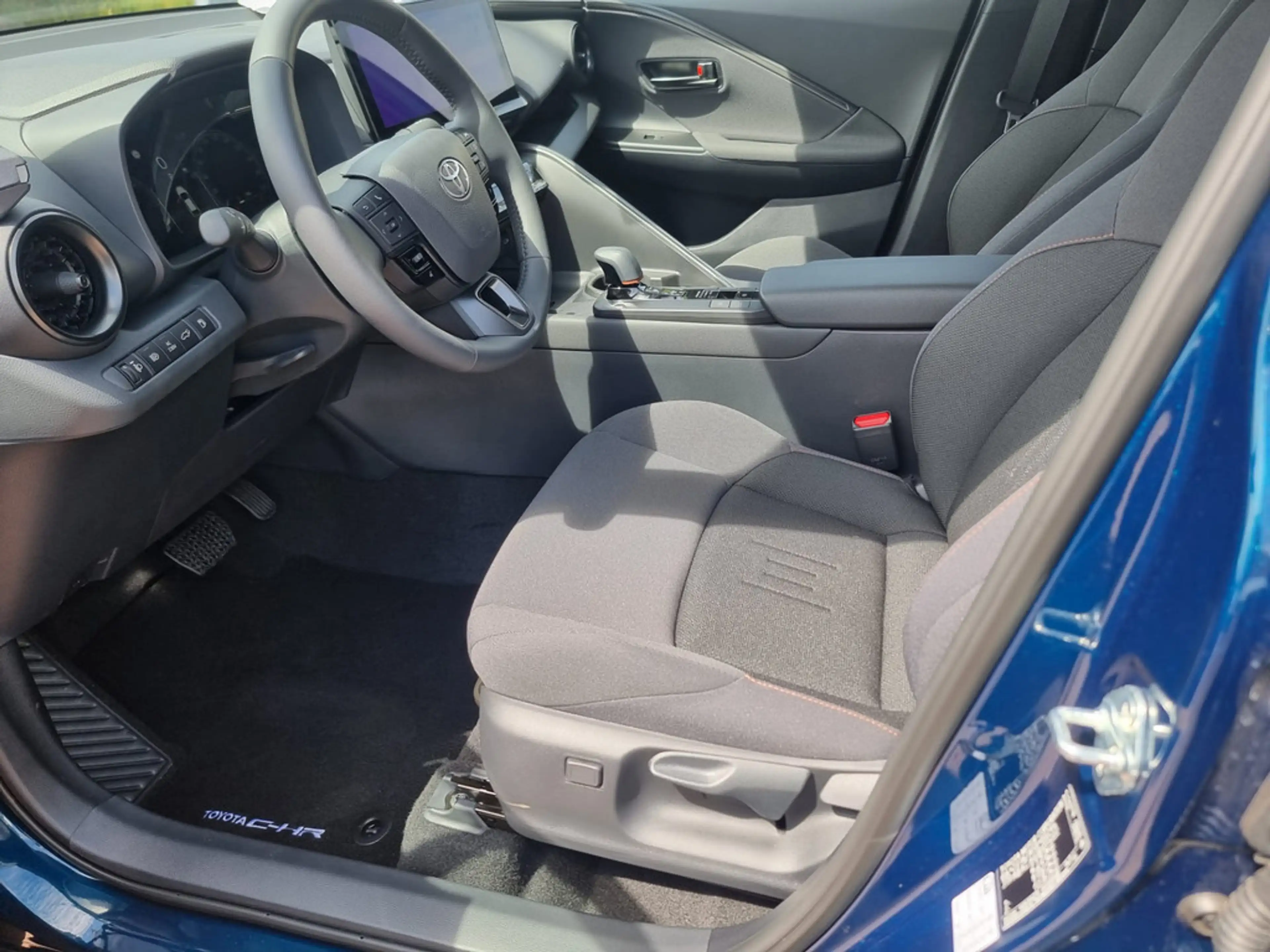 Toyota C-HR 2.0 Plug-In Hybrid FWD Teamplayer — photo 12