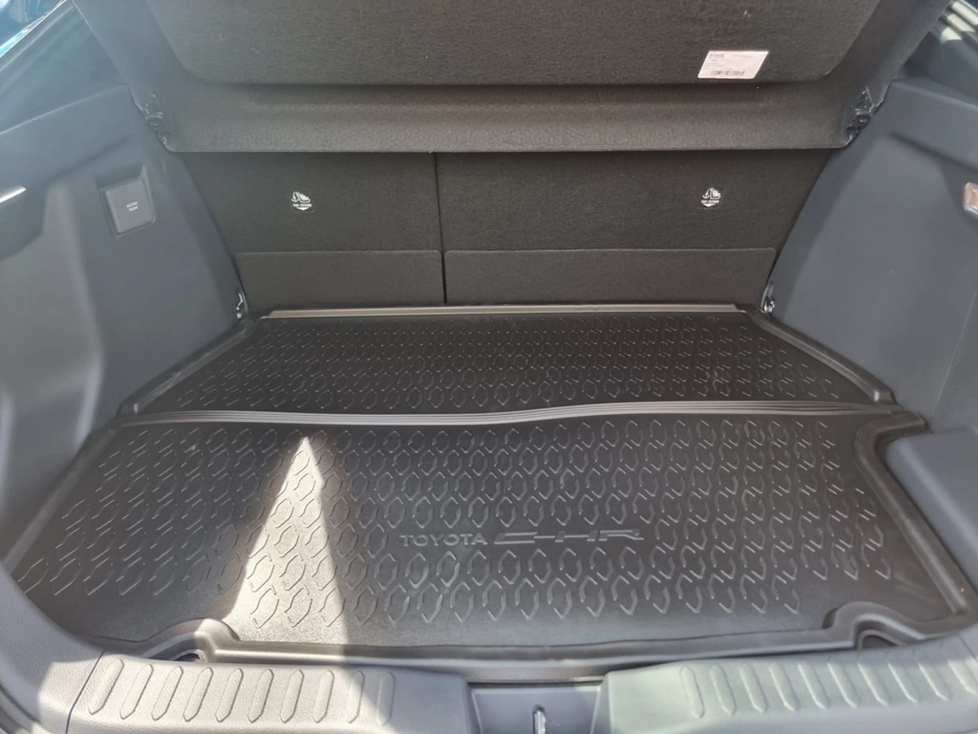 Toyota C-HR 2.0 Plug-In Hybrid FWD Teamplayer — photo 9
