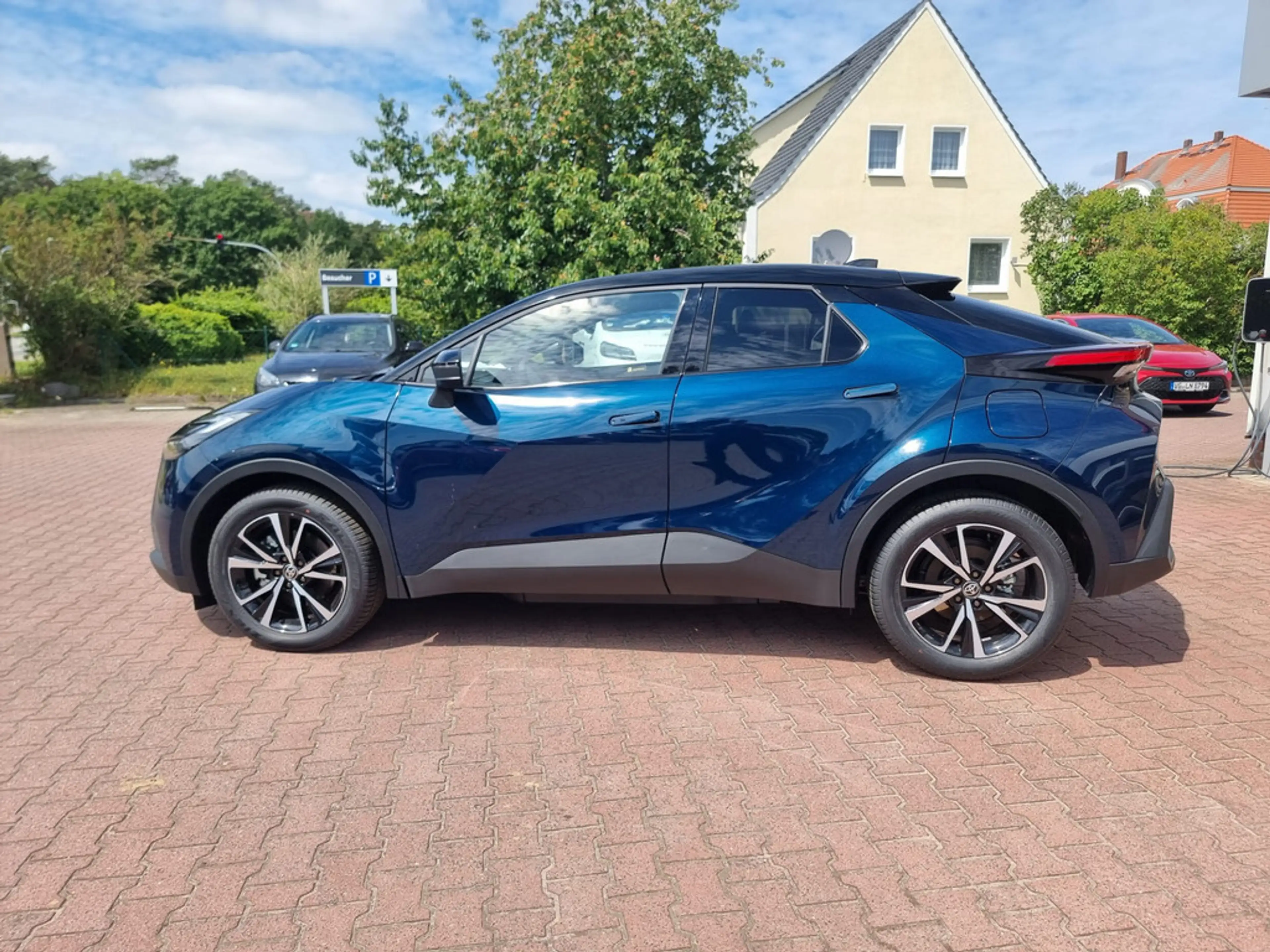 Toyota C-HR 2.0 Plug-In Hybrid FWD Teamplayer — photo 3