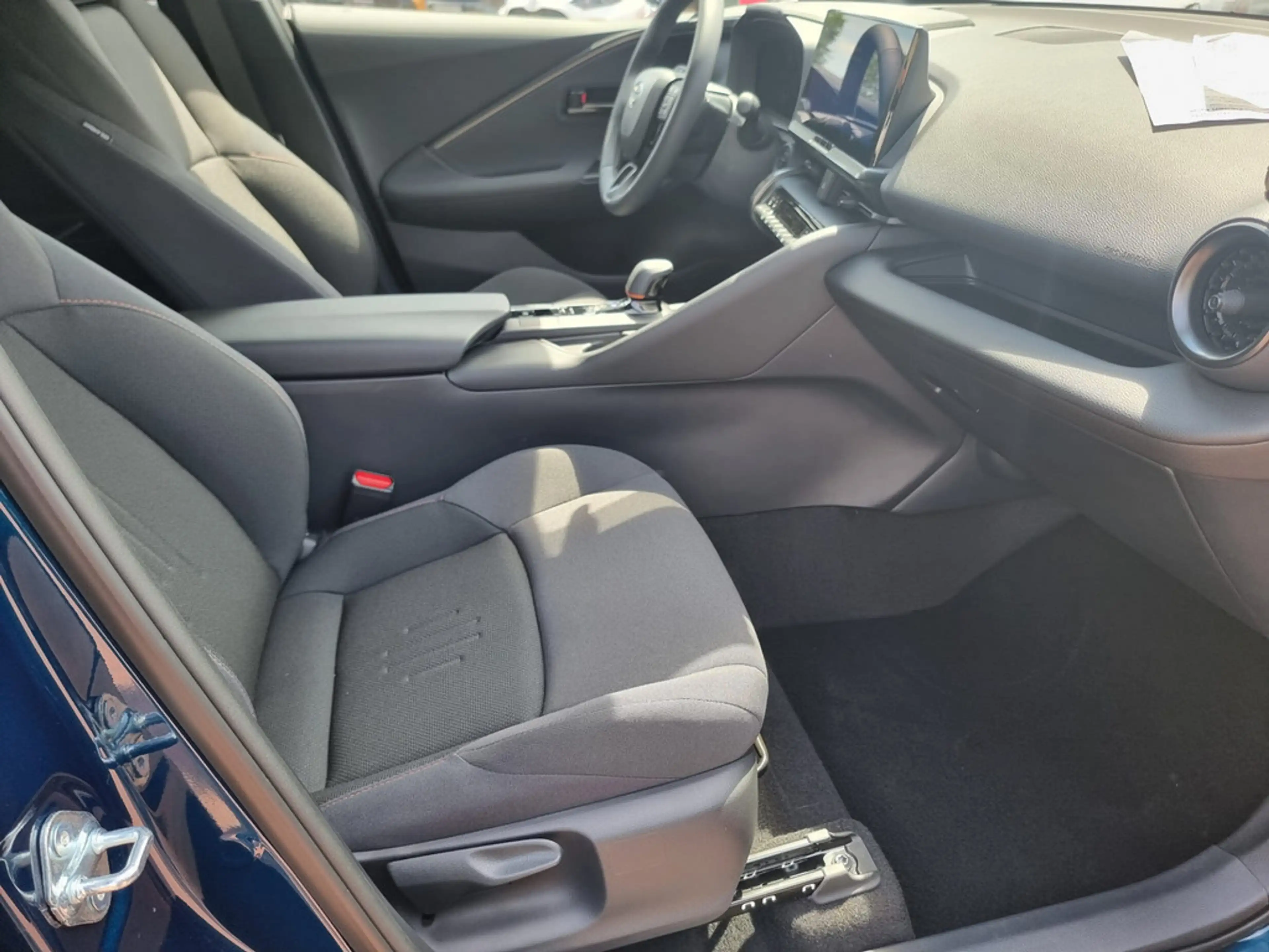 Toyota C-HR 2.0 Plug-In Hybrid FWD Teamplayer — photo 7