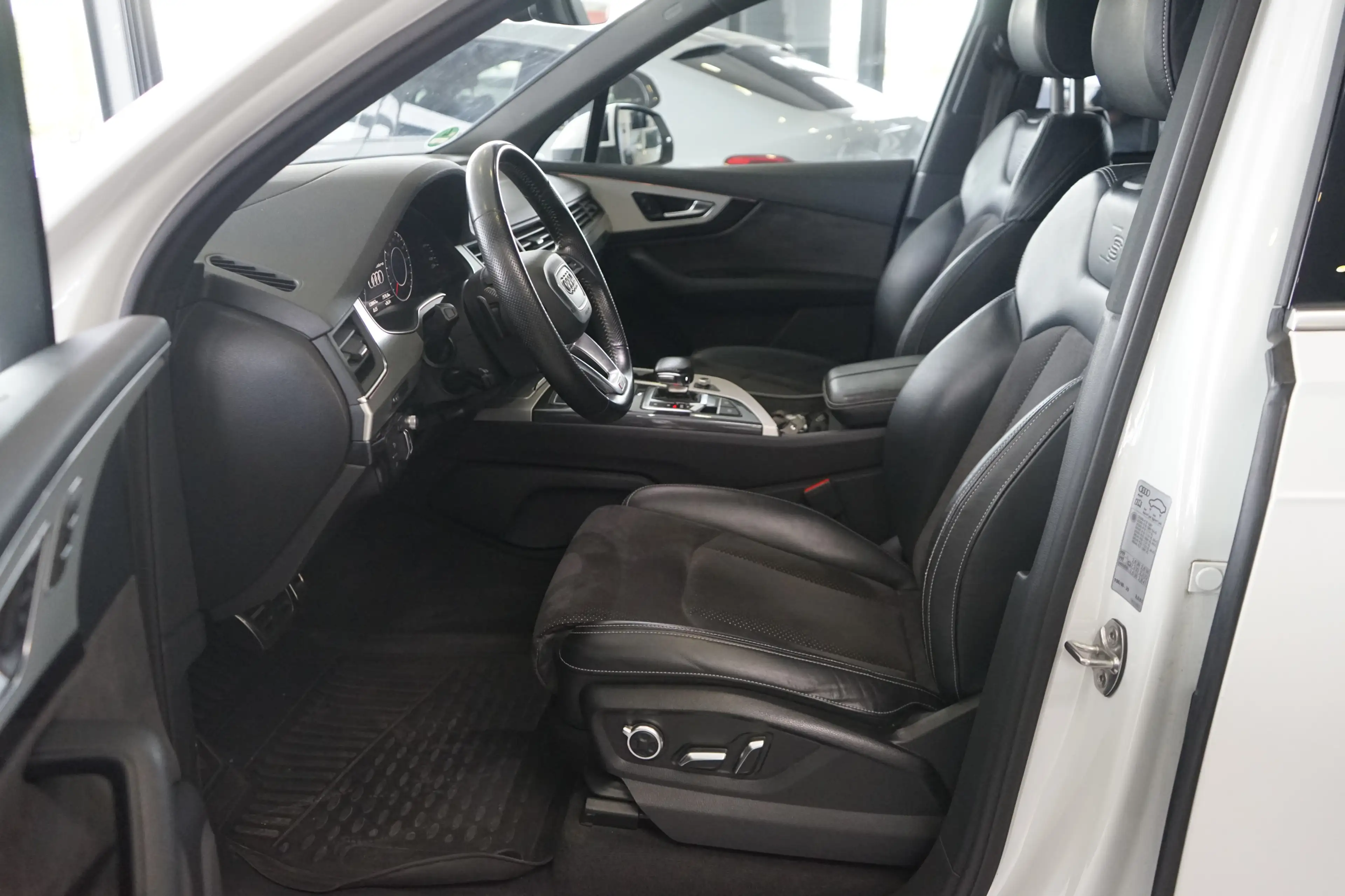 Audi Q7 3.0 TDI quattro+3X S line+NAVI+360KAMERA+PANO+TOT — photo 7