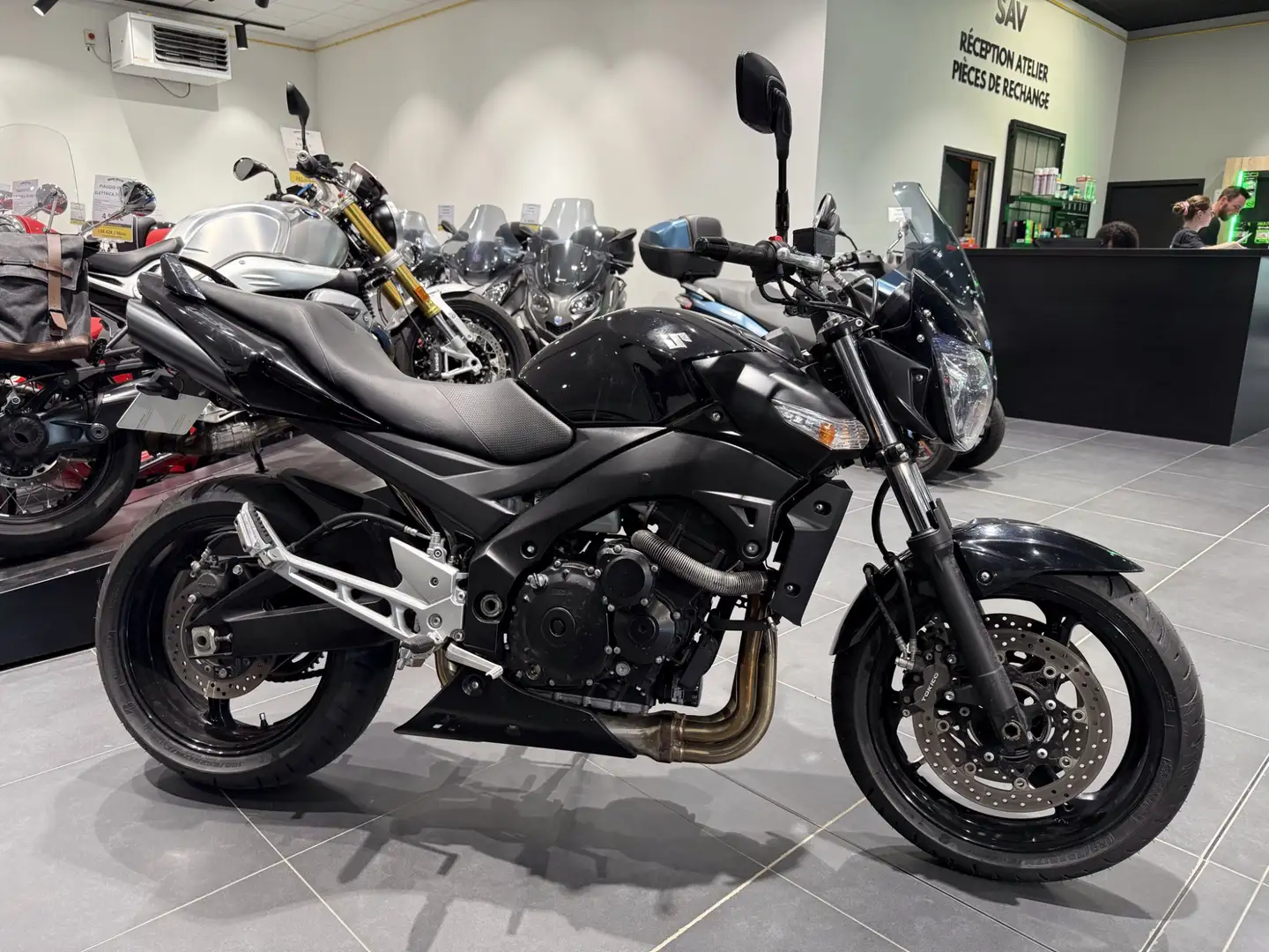 Suzuki GSR 600 Noir - 2