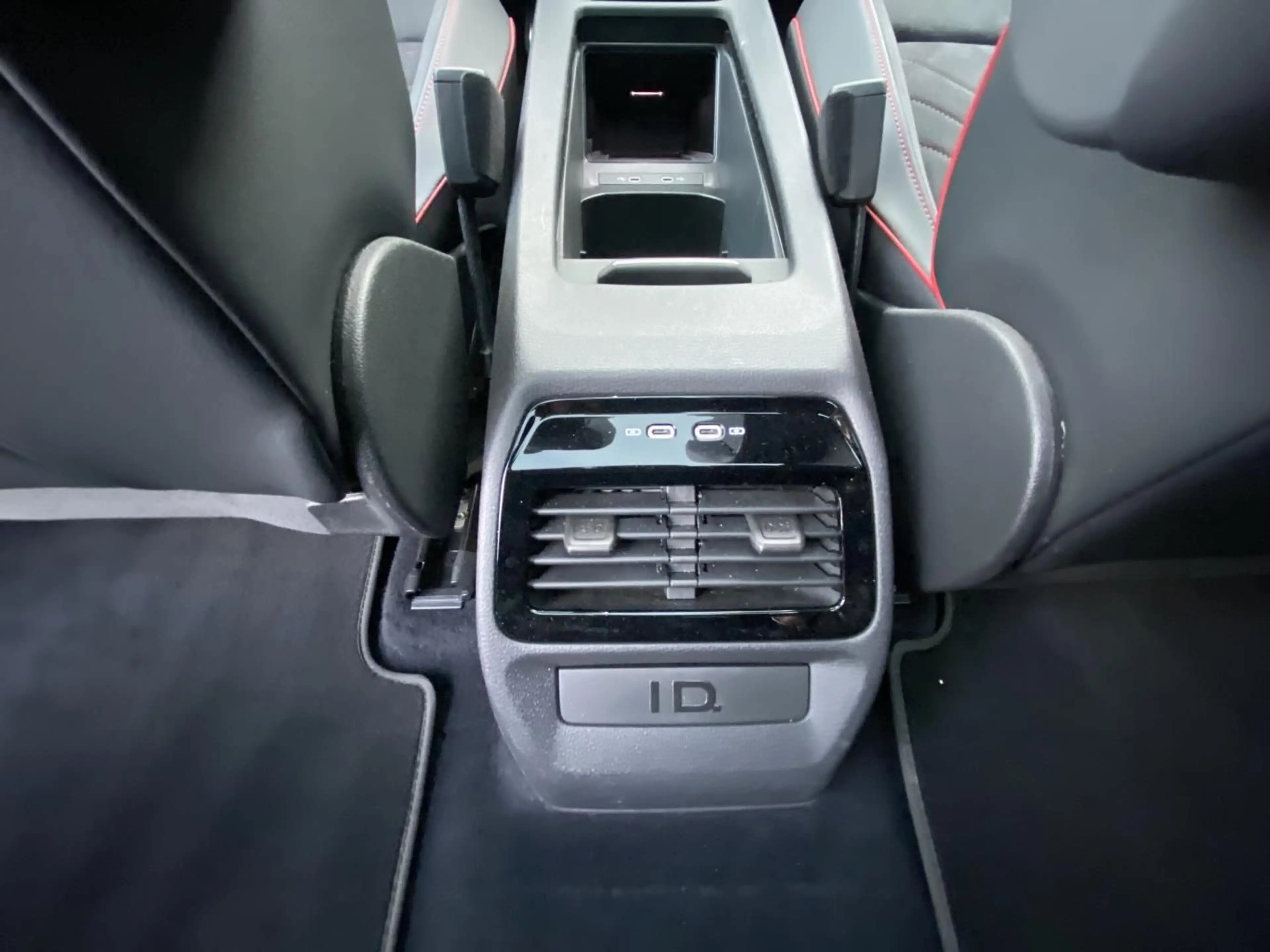 Volkswagen ID.4 GTX 4-MOTION WÄRMEPUMPE+PANORAMA+DYNAUDIO+ — photo 14
