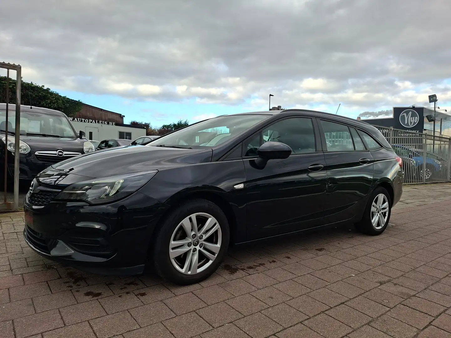 Opel Astra Astra 1.5 D Start/Stop Sports Tourer Edition Negro - 2