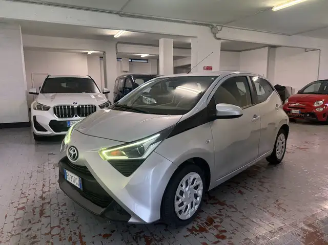 Toyota Aygo Aygo II 2019 5p 5p 1.0 x-clusiv m-mt 72cv