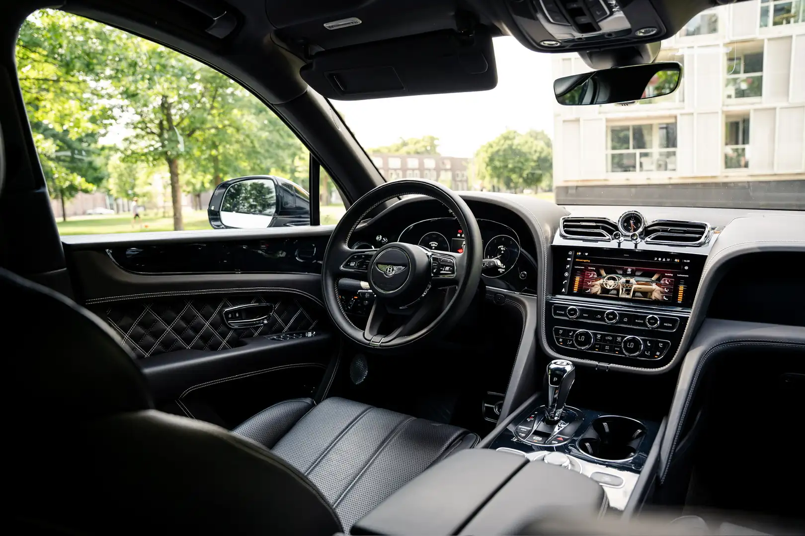 Bentley Bentayga 4.0 V8 First Edition Wit - 2