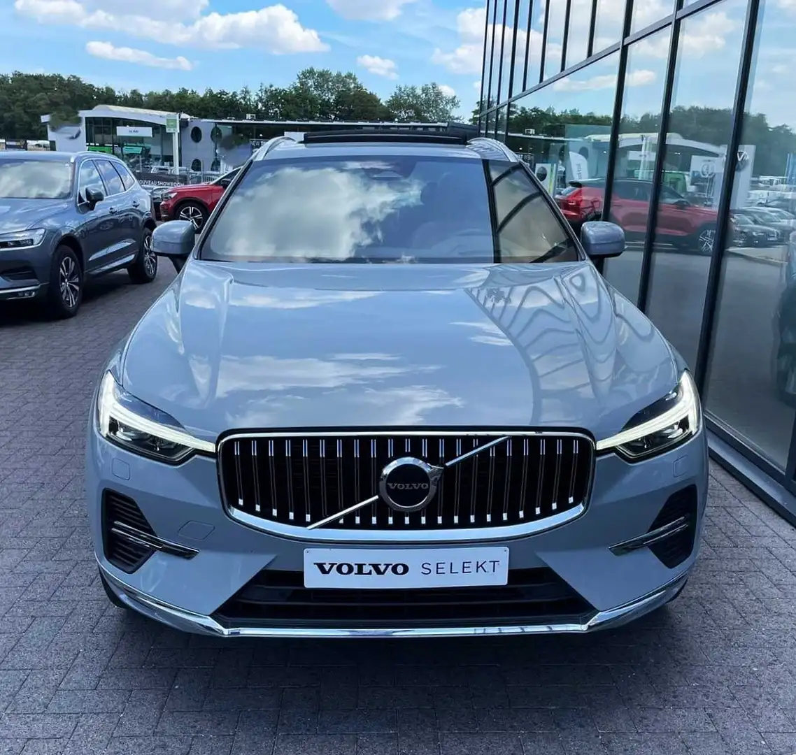 Volvo XC60 Plus, T6 AWD Plug-in hybrid Gris - 2
