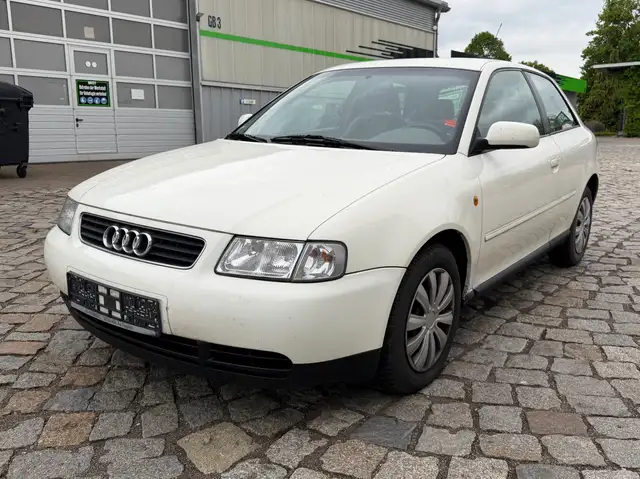 Audi A3 A3 1.6 Ambition Benzin Klima Automatik TÜV NEU