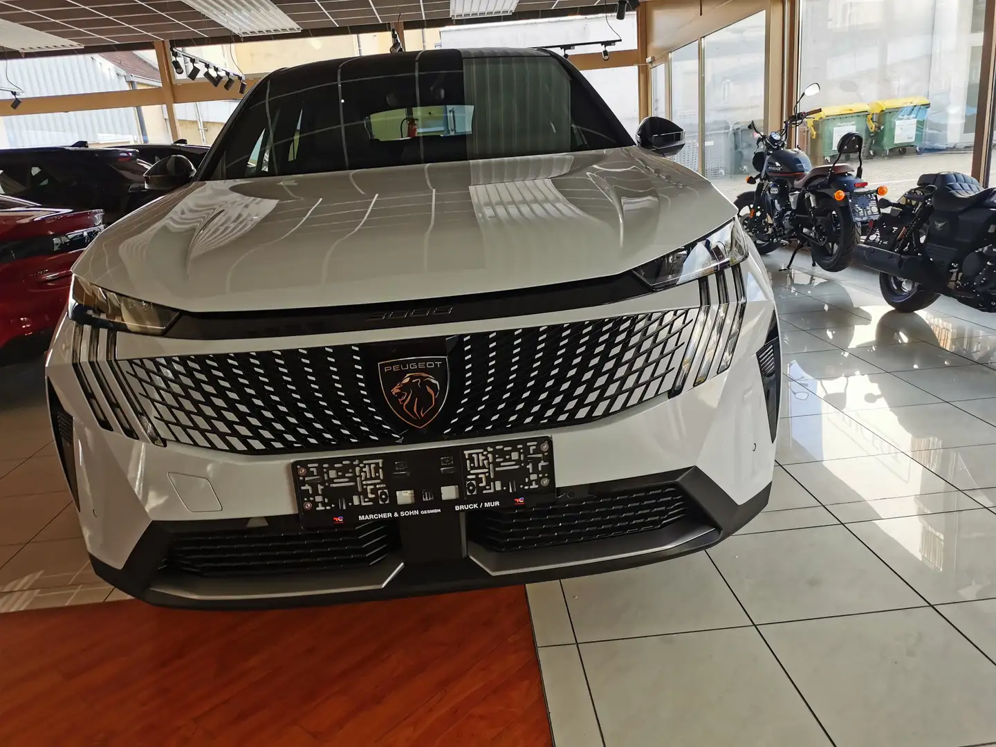 Peugeot 3008 3008 Hybrid 145 e-DCS6 GT Weiß - 2