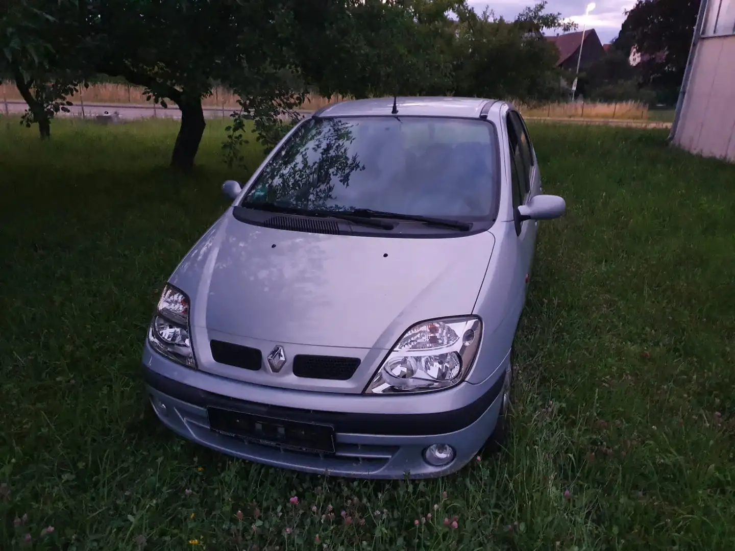 Renault Scenic Megane 1.6 Automatik Срібний - 1