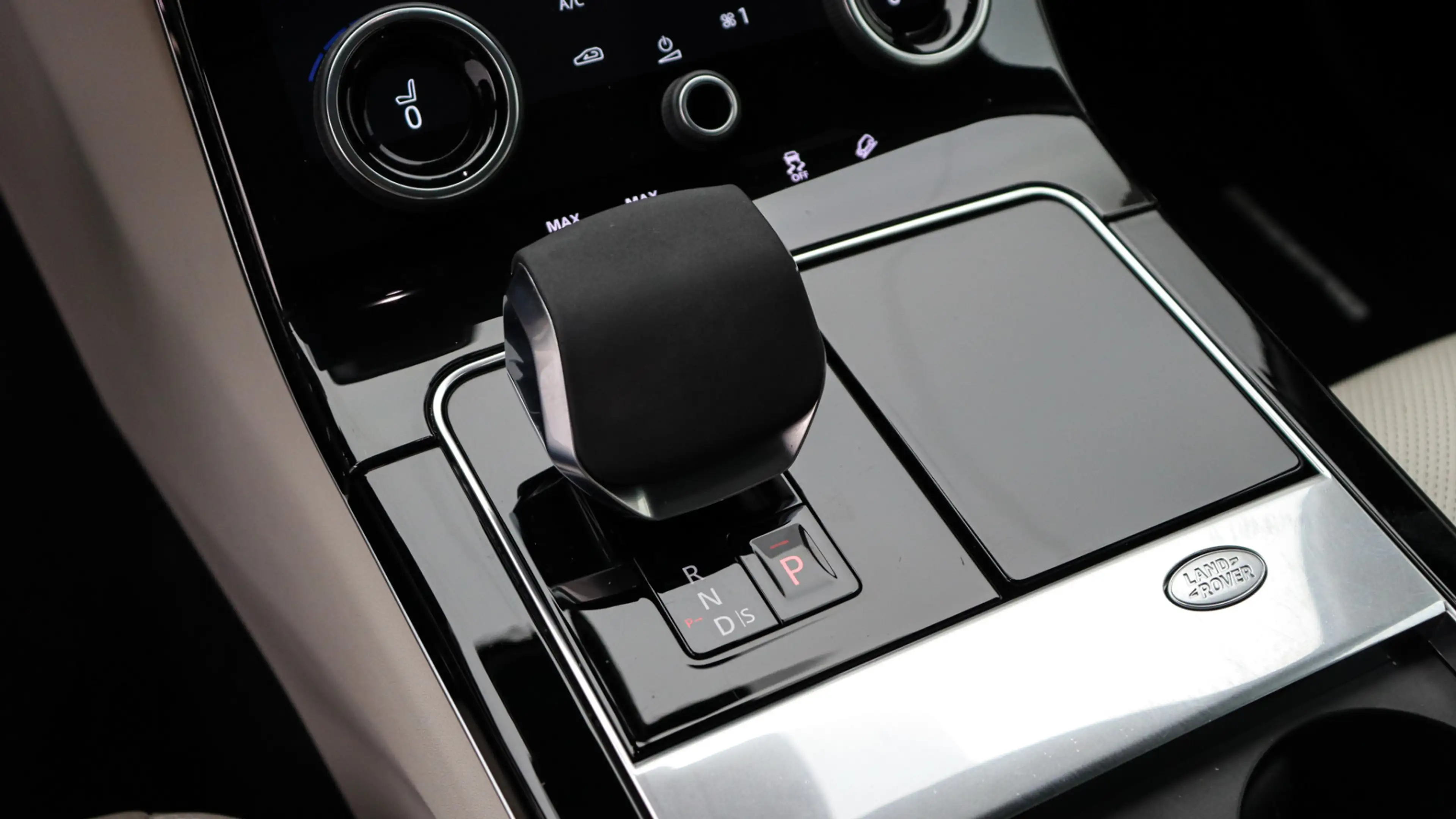 Land Rover Range Rover Velar 2.0 P400e R-Dynamic SE | Stoelventilatie | Meridia — photo 22