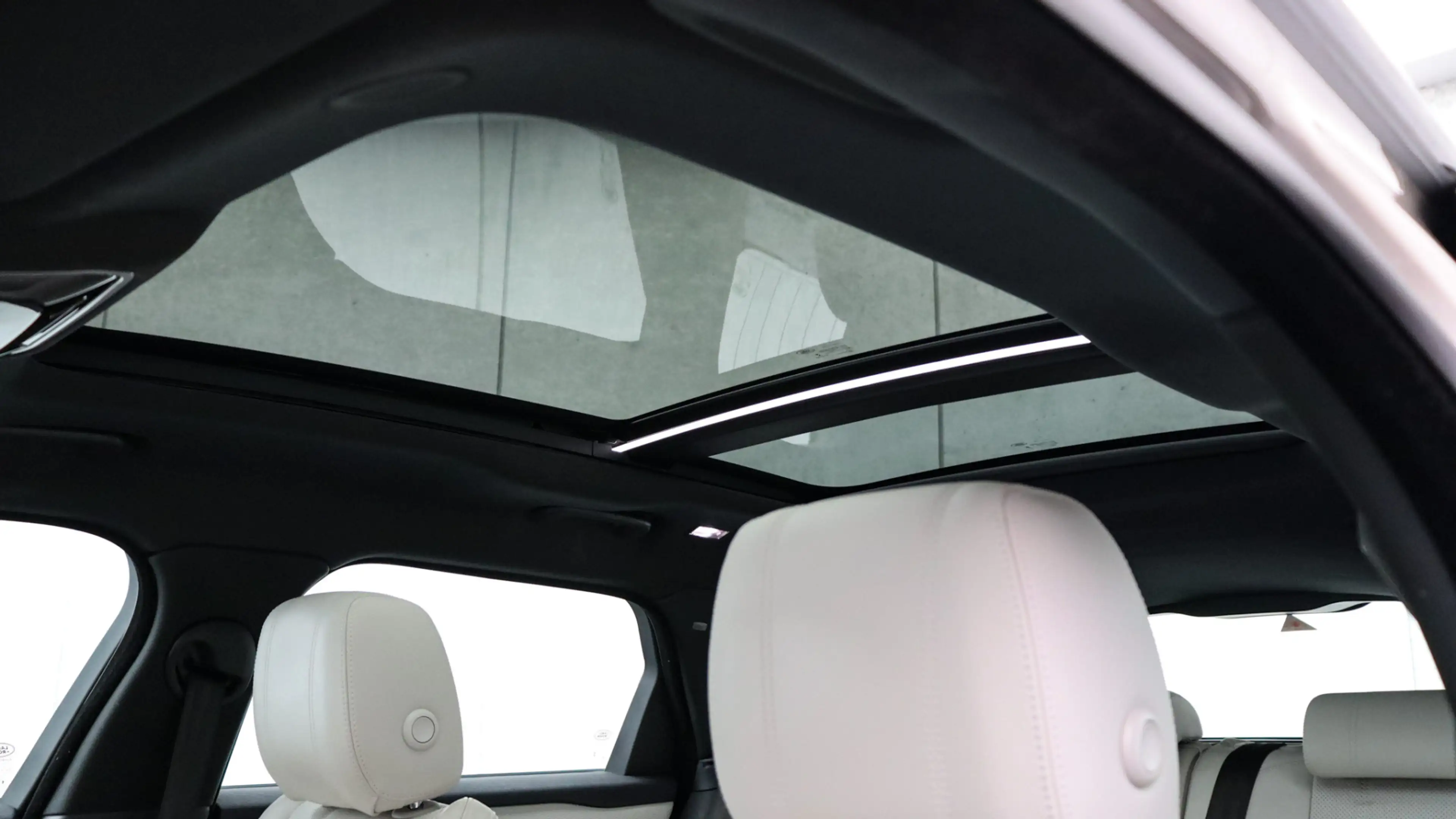 Land Rover Range Rover Velar 2.0 P400e R-Dynamic SE | Stoelventilatie | Meridia — photo 8