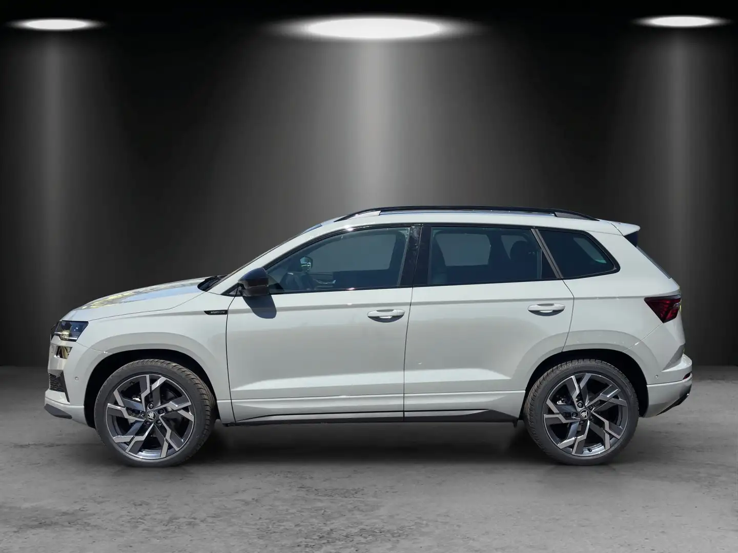 Skoda Karoq Sportline 2,0 TDI 110 kW DSG 4x4 Grau - 2