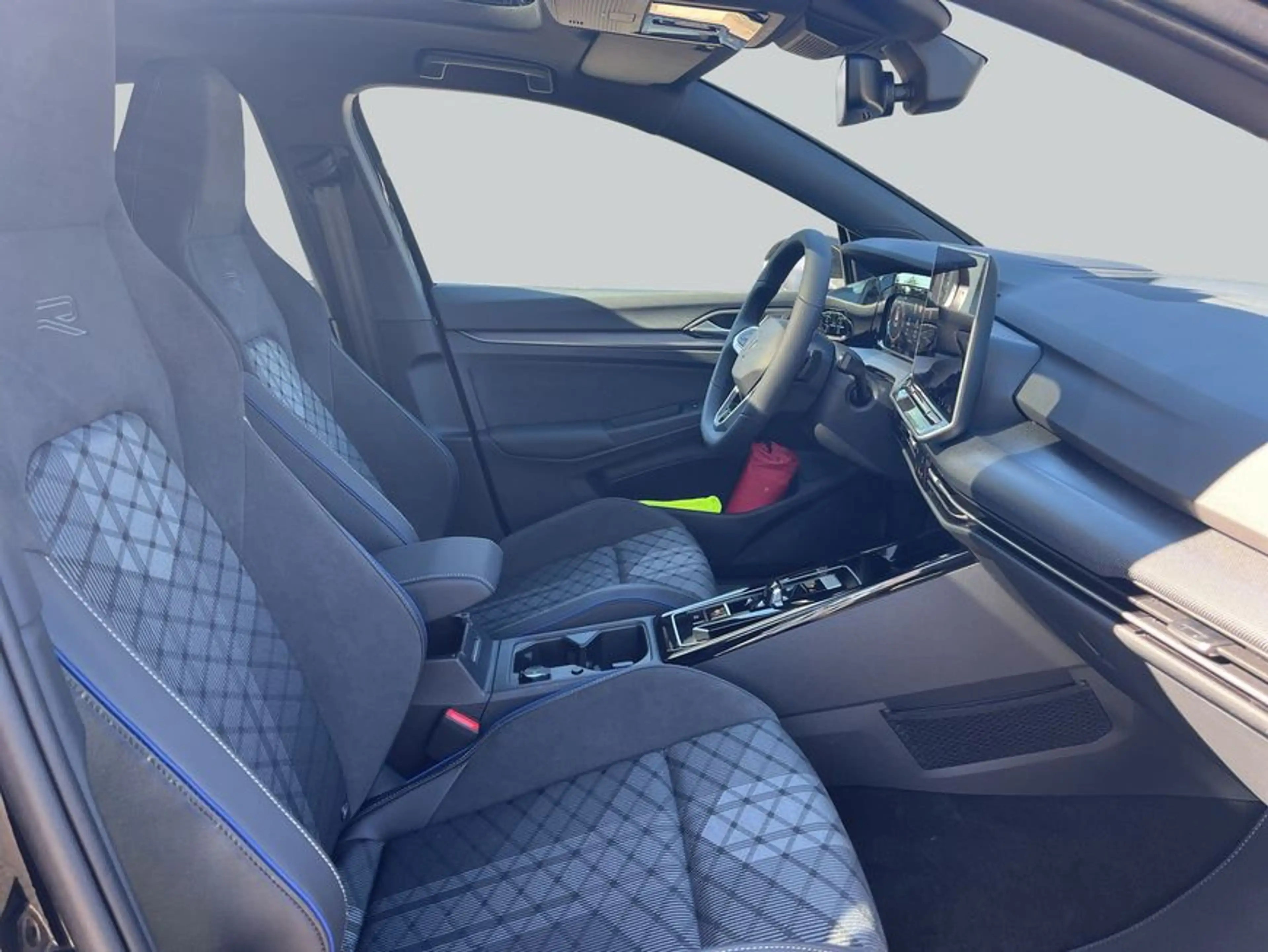 Volkswagen Golf R R-Line 1,5 l eTSI DSG, — photo 15