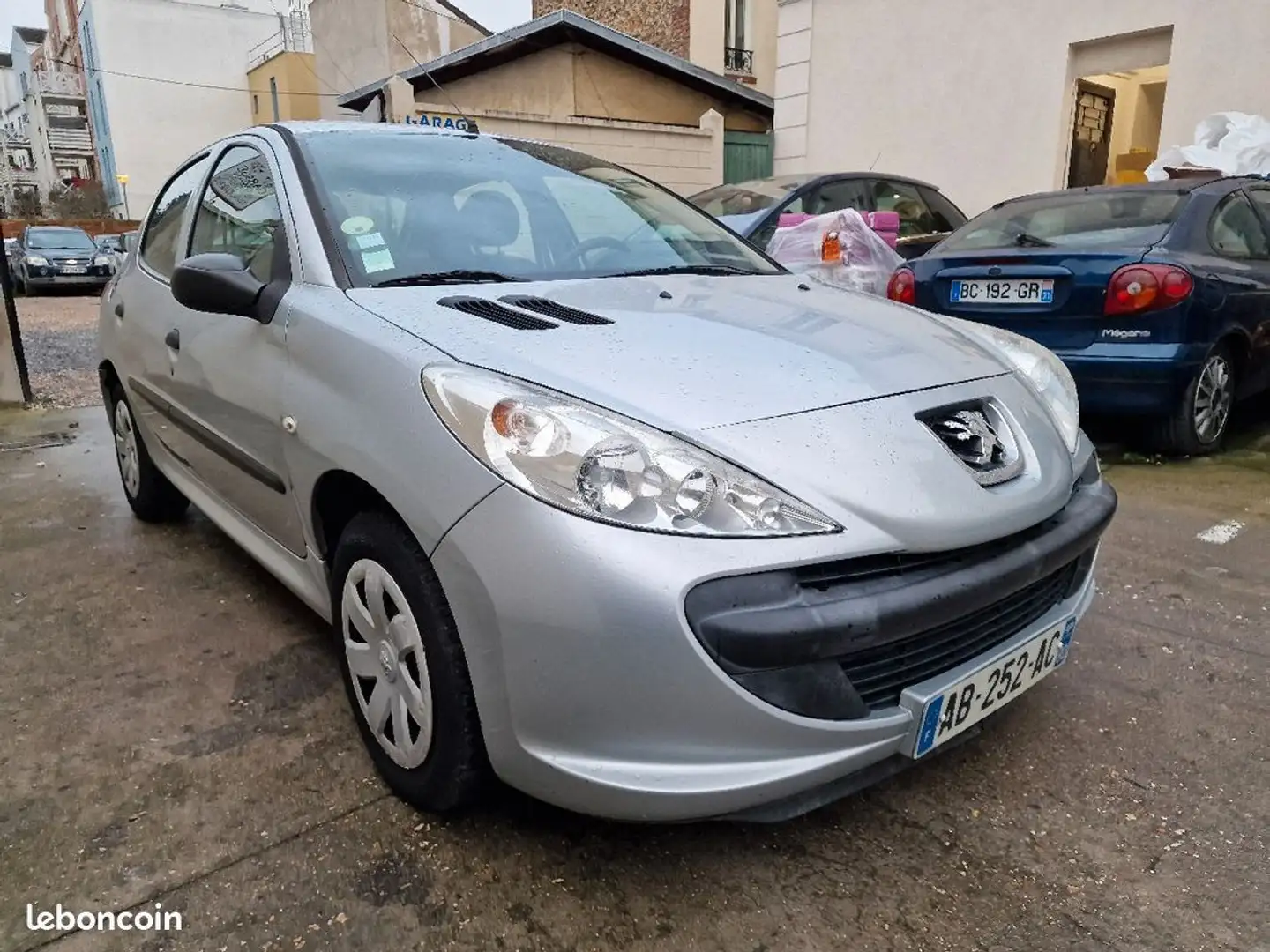 Peugeot 206 206%2B 1.1 essence 60ch urban payer en 4x fois - 2