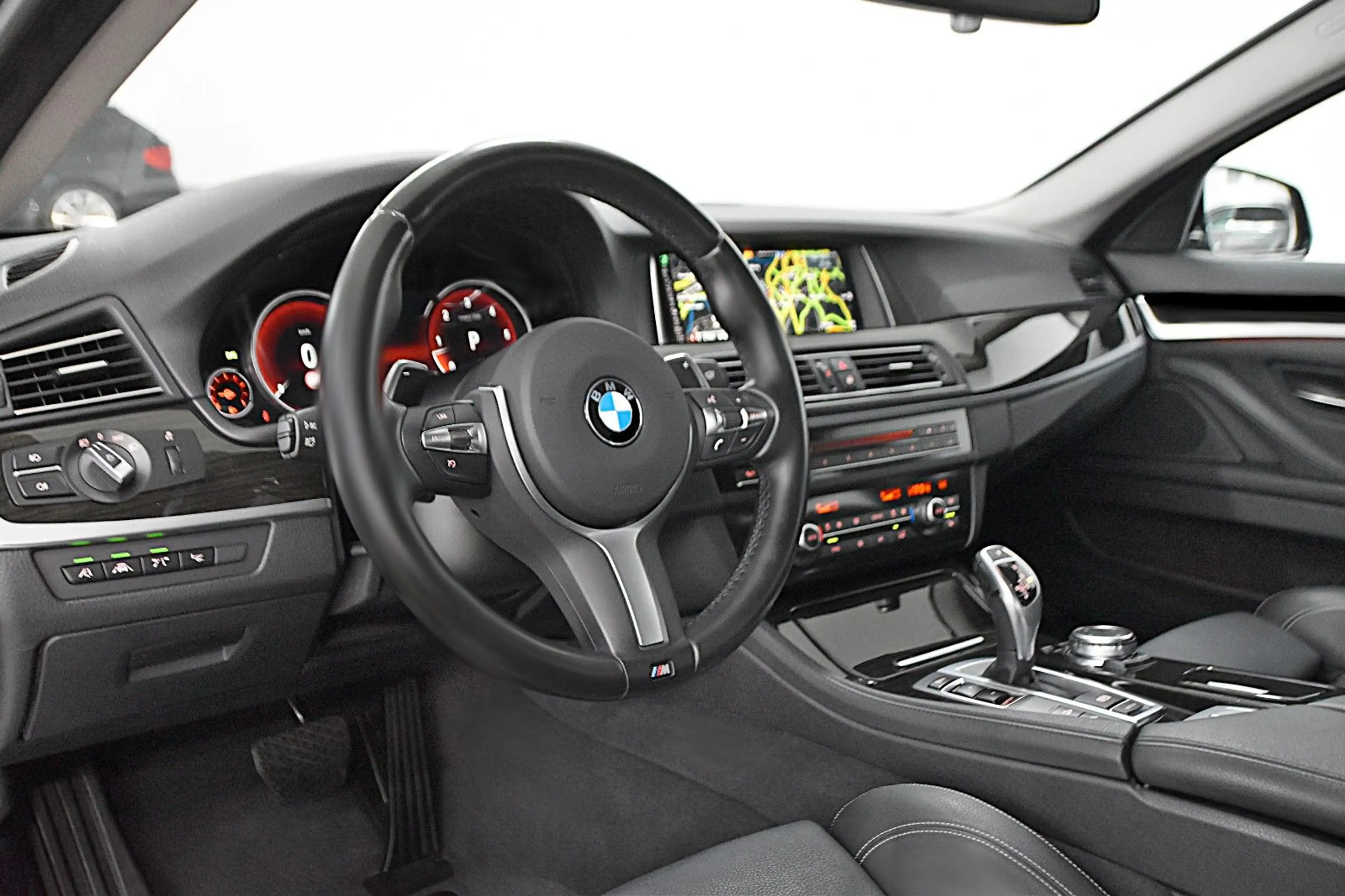 BMW 530 D XDRIVE TOURING LUXURY-LINE *AUS 2 HAND* — photo 2