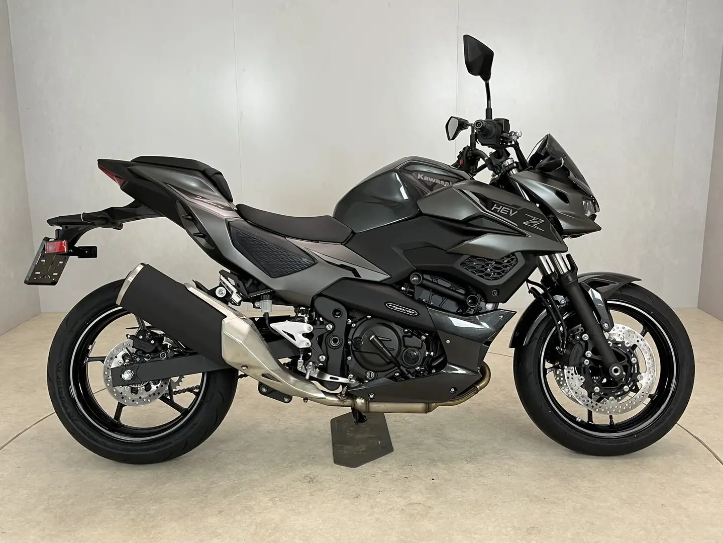 Kawasaki Z7 Hybrid Black - 1
