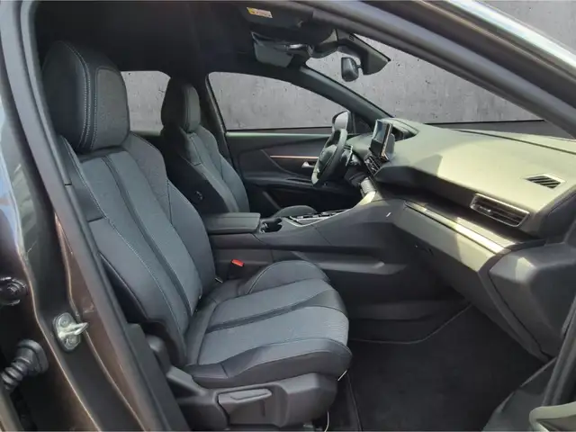 Peugeot 3008 view 13