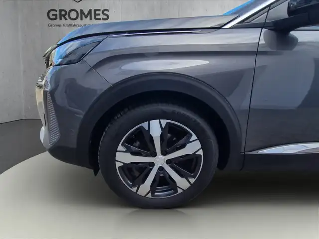 Peugeot 3008 view 11