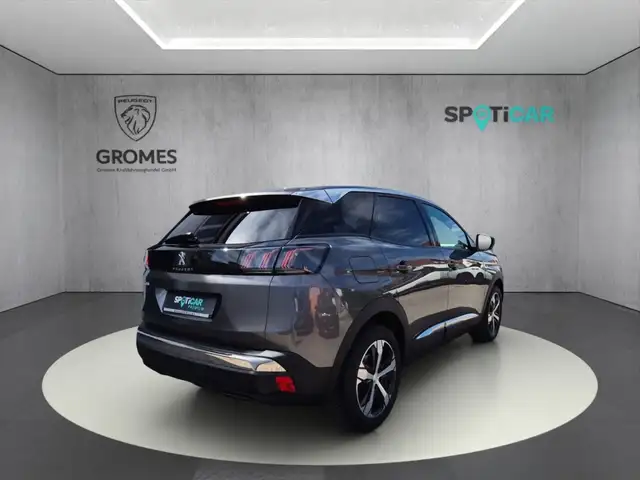 Peugeot 3008 view 3