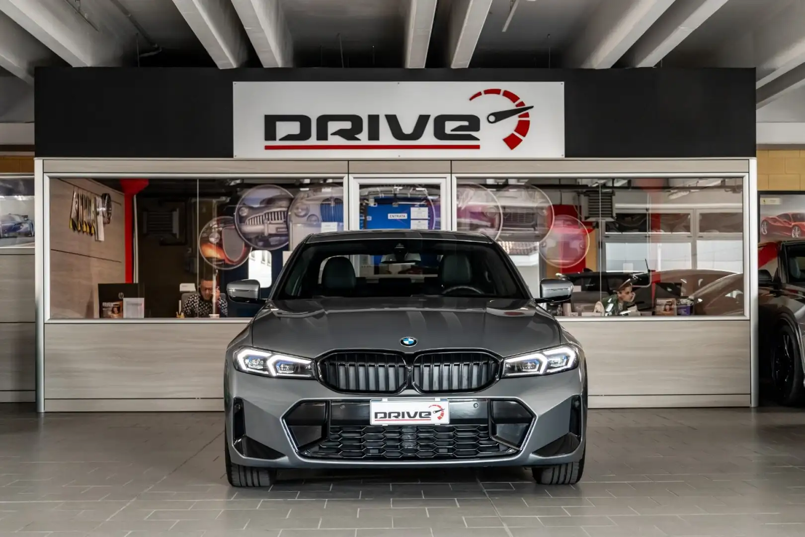 BMW 318 d 48V Msport Grijs - 2