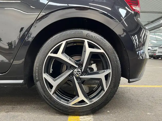 Volkswagen Polo view 7