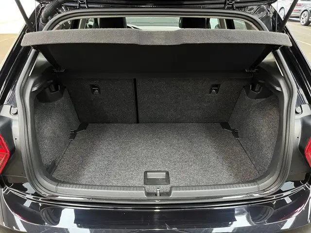 Volkswagen Polo view 11