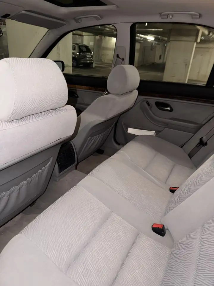 BMW 520i, foto 12