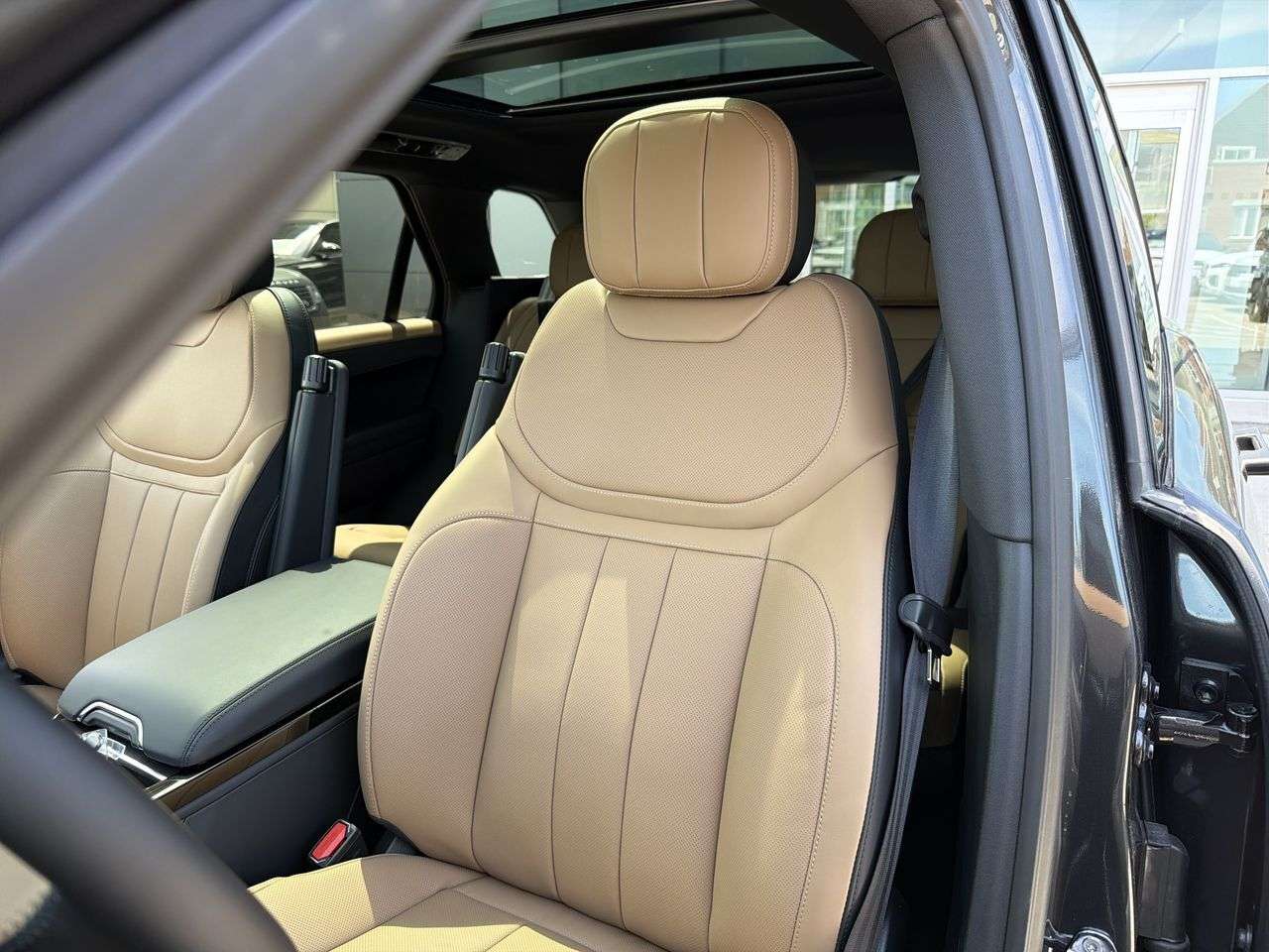 2026 Land Rover Range Rover Sport P400 Dynamic HSE thumb 8