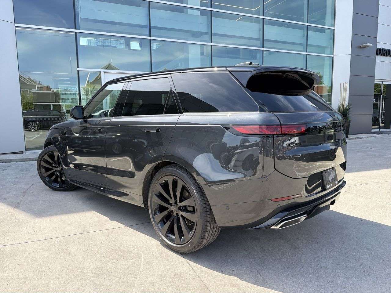2026 Land Rover Range Rover Sport P400 Dynamic HSE thumb 6