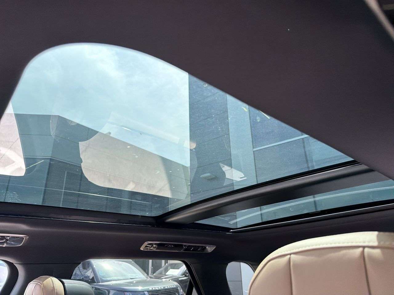 2026 Land Rover Range Rover Sport P400 Dynamic HSE thumb 19