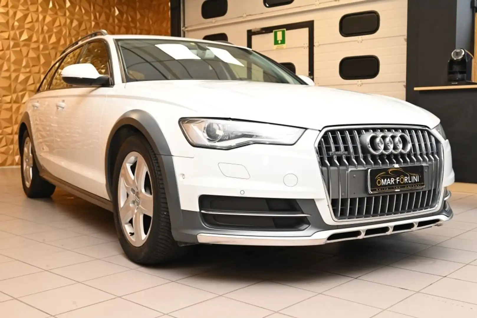 Audi A6 allroad 3.0TDI S-TR.BUSINESS PLUS 218CV NAVI GANCIO18"FULL Blanco - 2