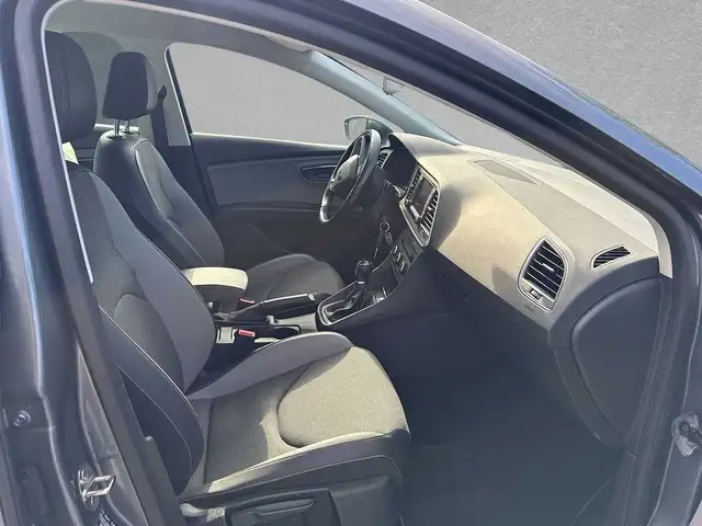 Seat Leon view 3