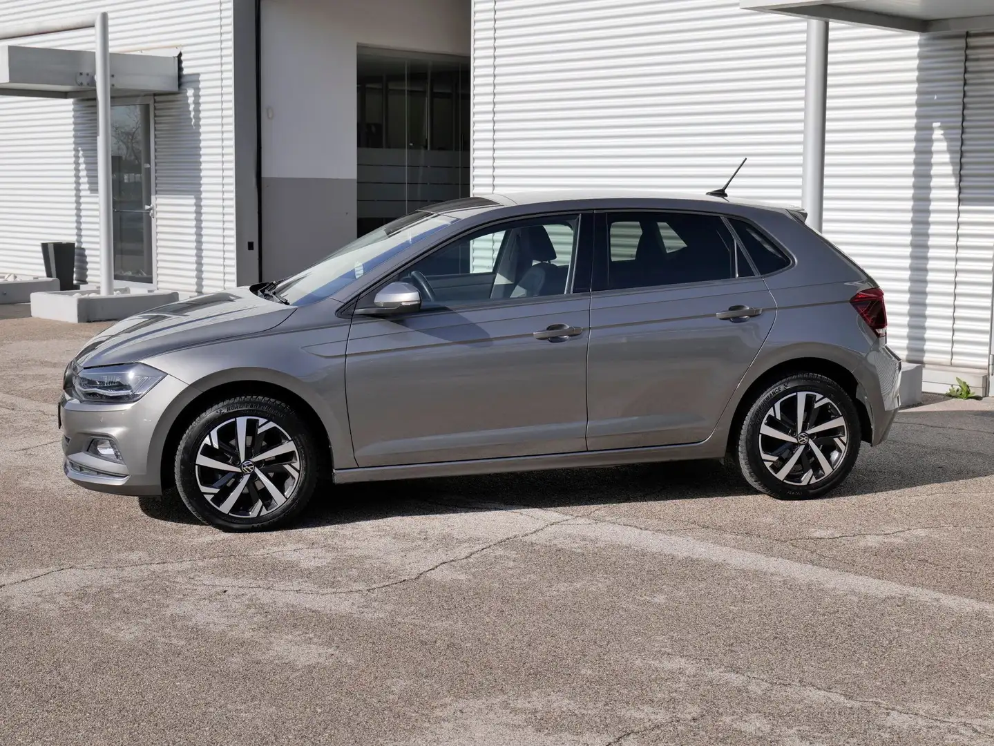 Volkswagen Polo 1.0 Tgi 90cv 5p Highline (Neopatentati) Grigio - 2