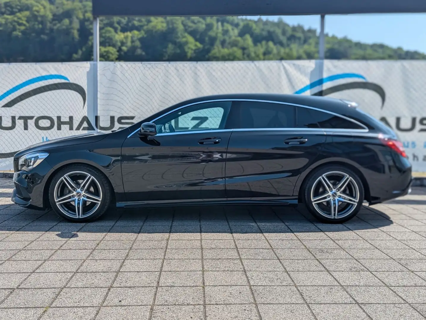 Mercedes-Benz CLA 200 *AMG Line*LED*Navi*Autom.* Schwarz - 2