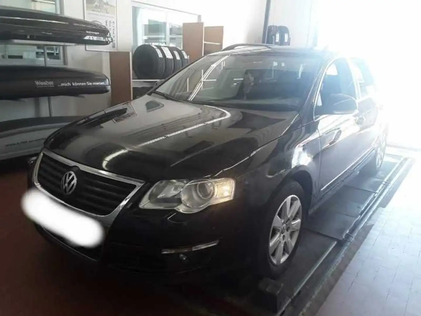 Volkswagen Passat 2.0 TDI DPF EU5 170PS,TÜVNEU,AHK,ALU,MFL,6G,PDC Schwarz - 1