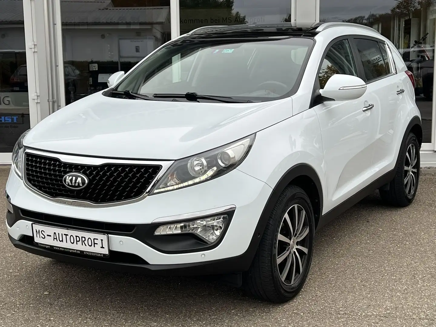 Kia Sportage Dream Team 2WD Navi Pano SHZ Lenkradhei Blanc - 1