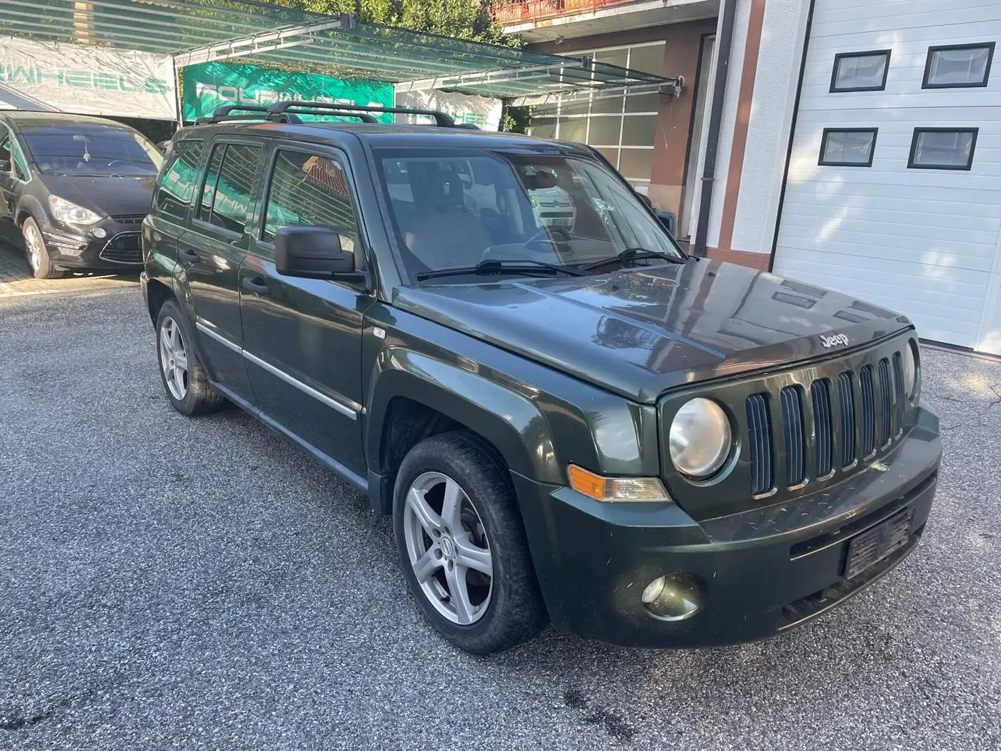 Jeep Patriot Patriot 2.0 AUTOVETTURA DEMOLITA PER ESPORTAZIONE Verde - 1