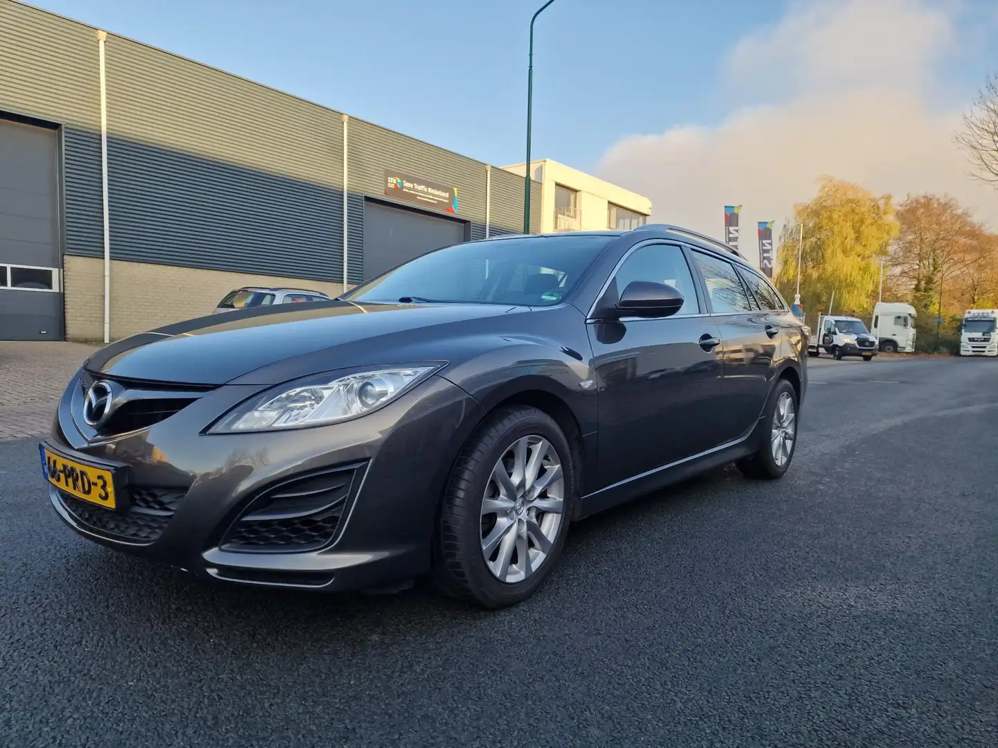 Mazda 6 Sportbreak 2.2 CiTD Business NAVI PSENSOR CRUISE T Grau - 1