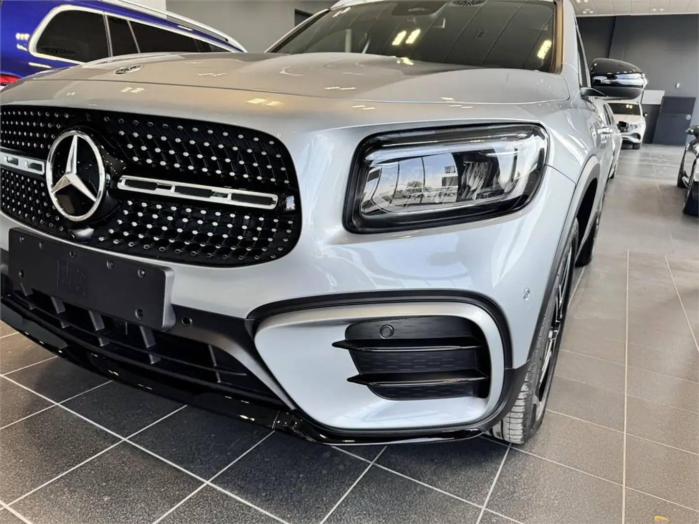Mercedes-Benz GLB 200 d - 2